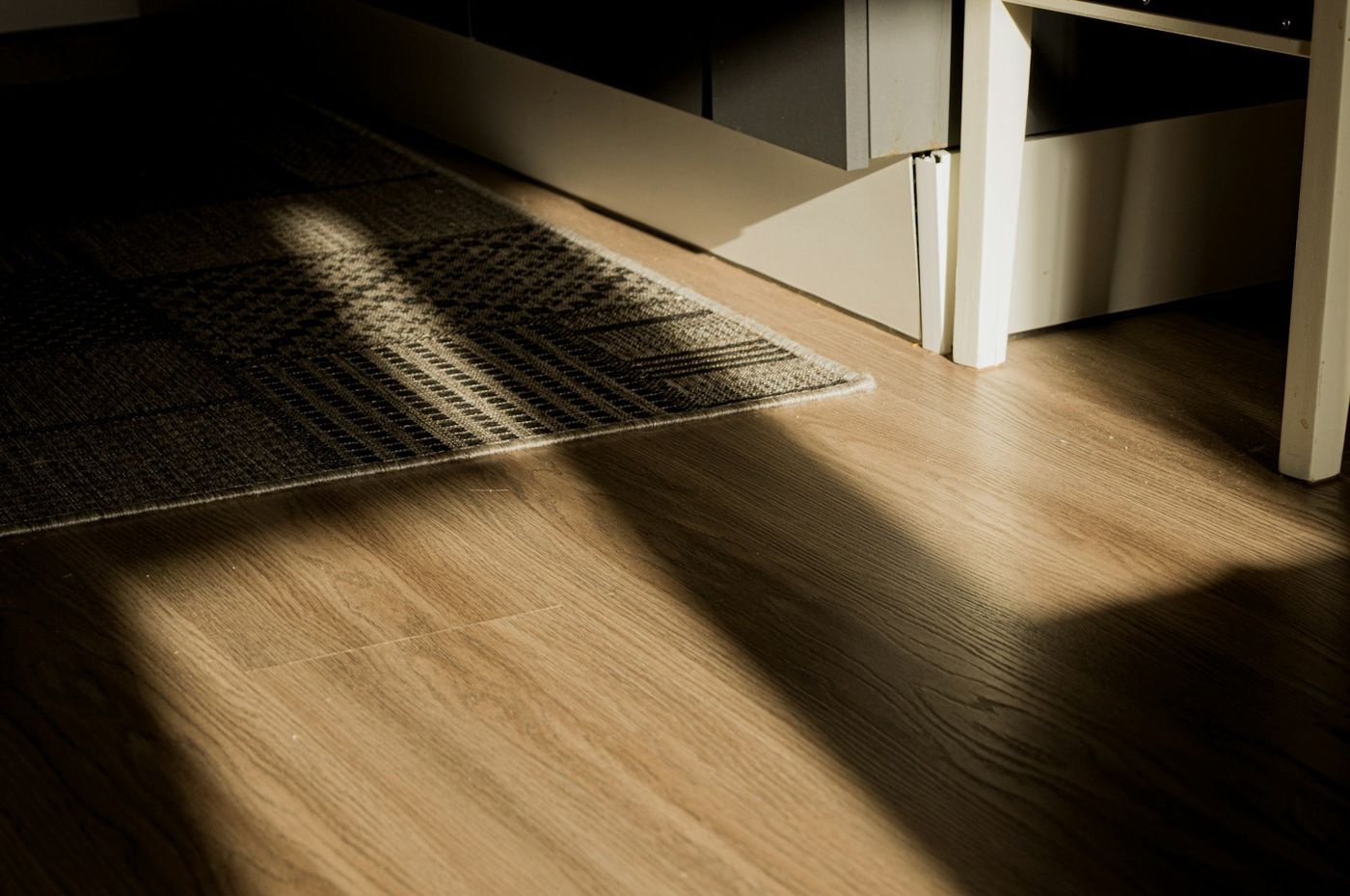 Warm oak look vinyl plank flooring